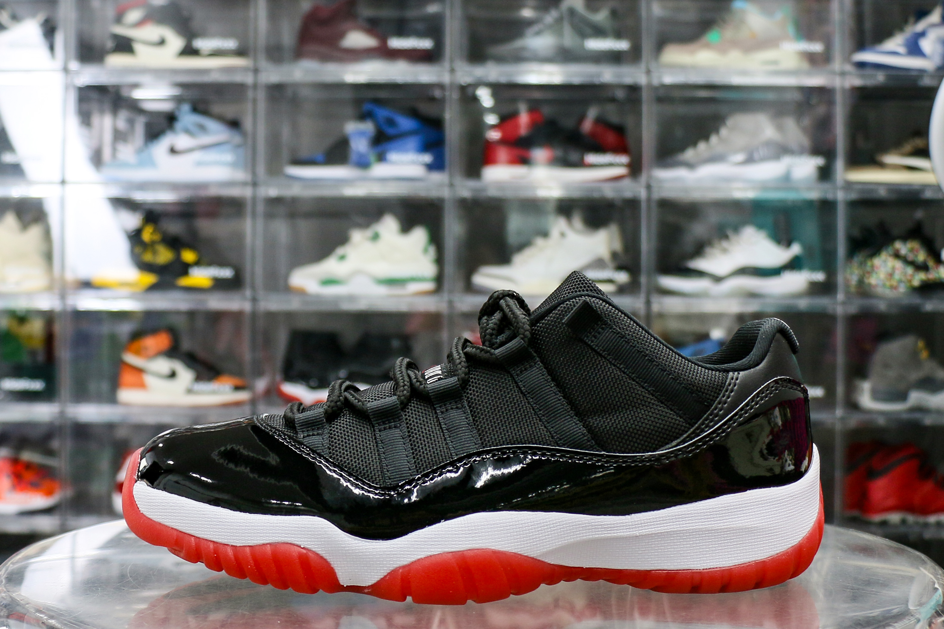 Air Jordan 11 Retro Bred Low 2025 (Ln5 A1)