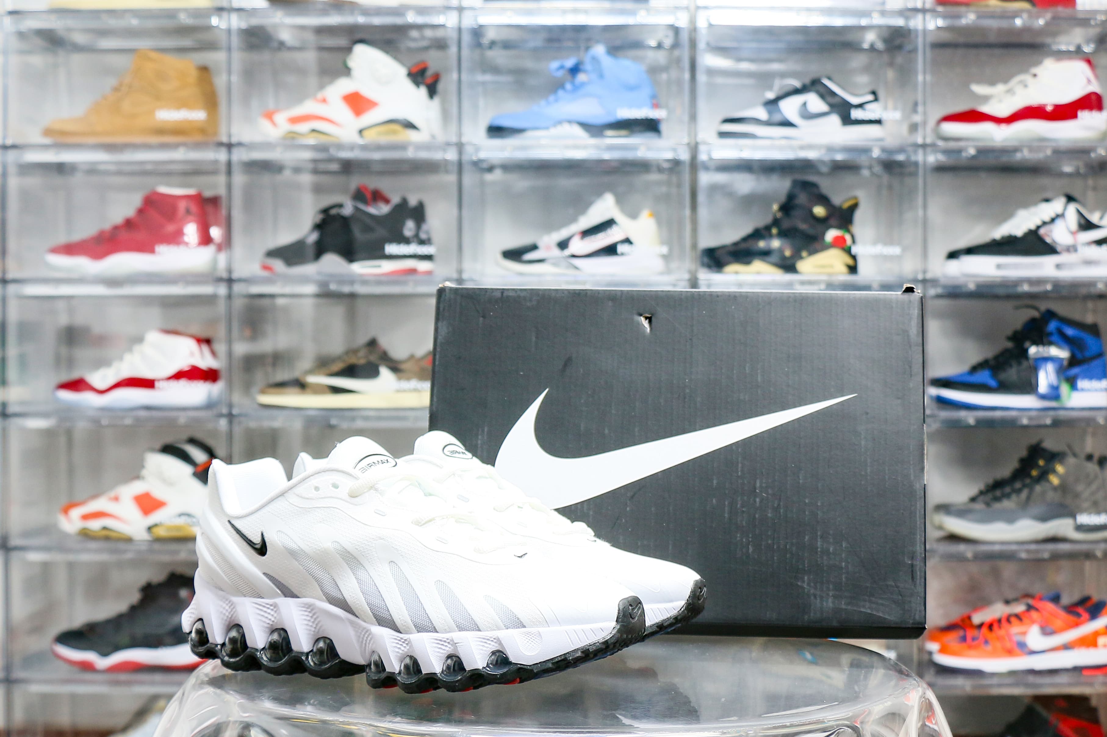 Nike Air Max Dn8 White Black (2025)