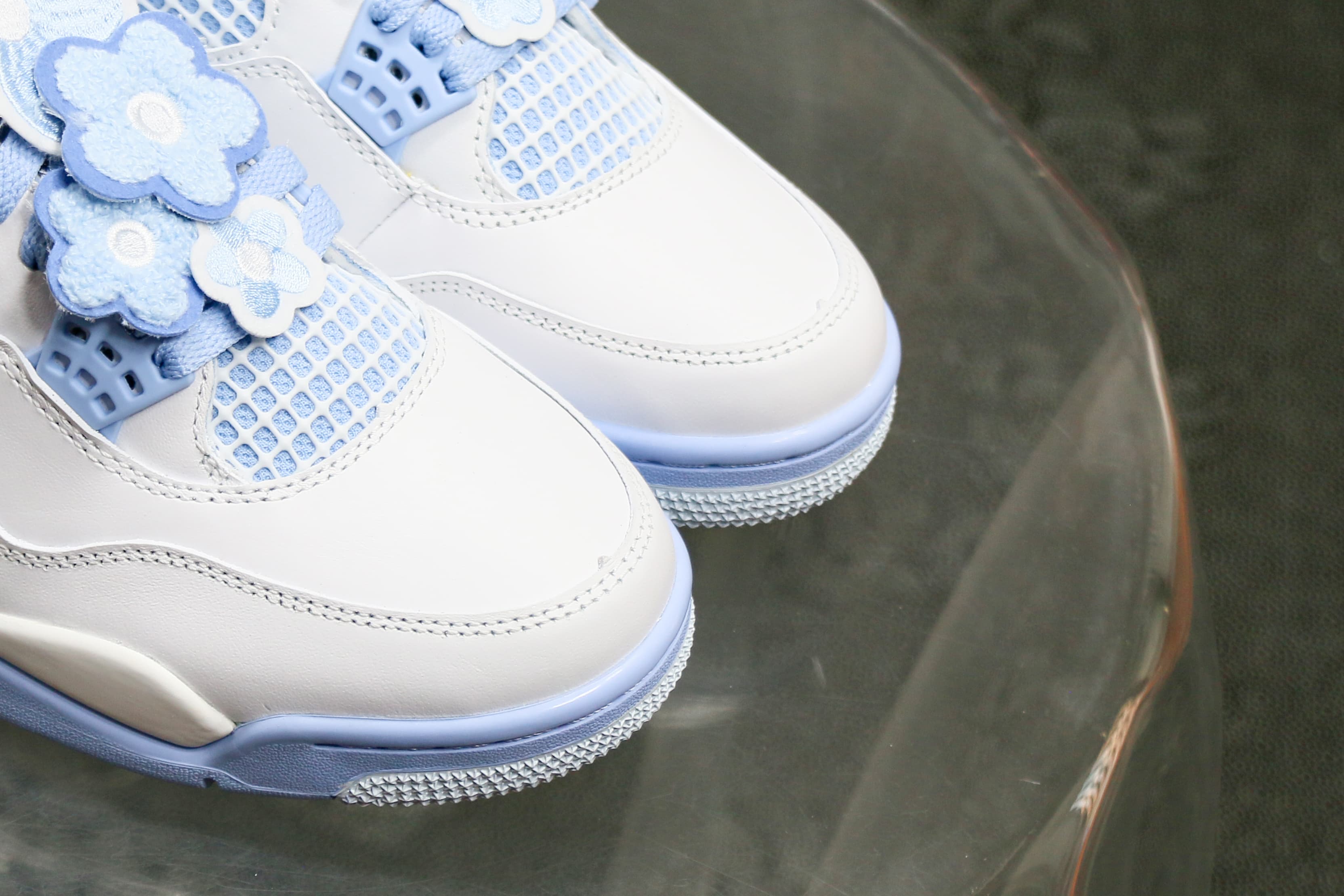 Air Jordan 4 “Forget Me Not / Aluminum”