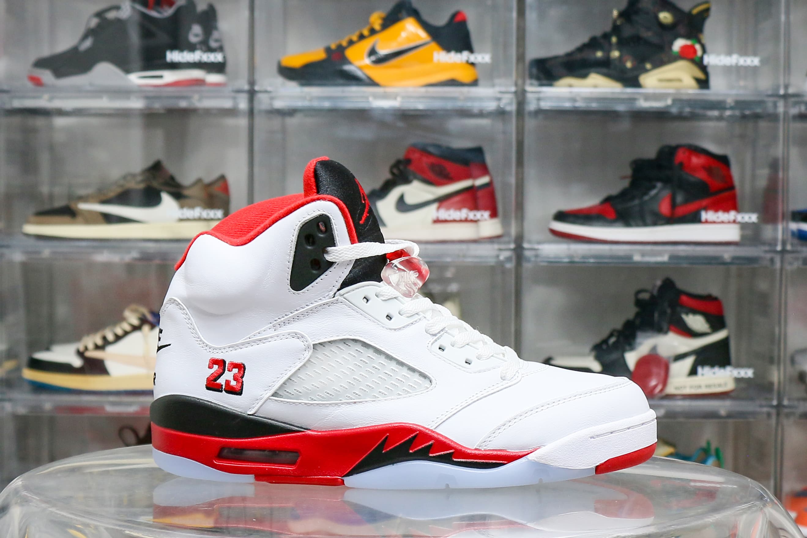 Air Jordan 5 Fire Red Black Tongue 2025 (Ln5 A1)