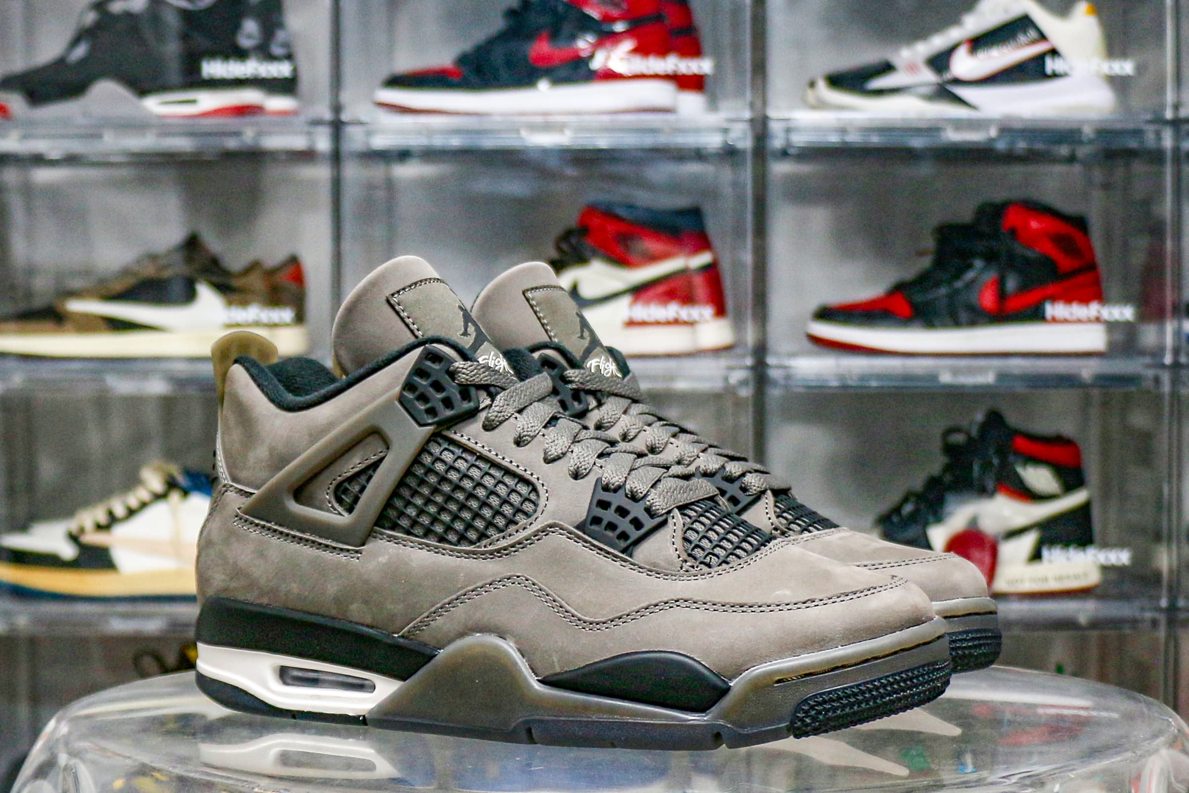Jordan 4 Retro Cave Stone 2025 (LN5 A1 Batch)